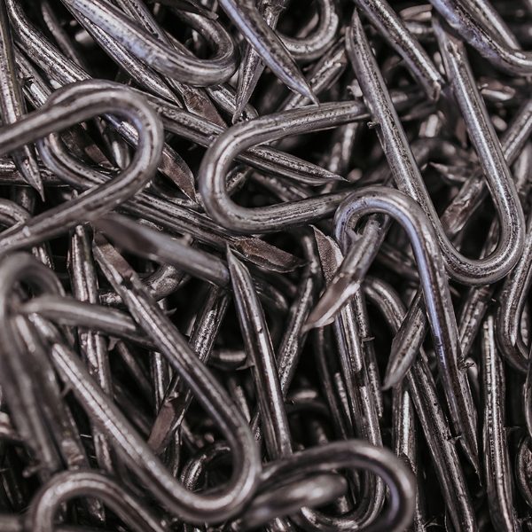 Barbed Fence Staples 40 x 4mm x 10kg Bucket (132 per kg)